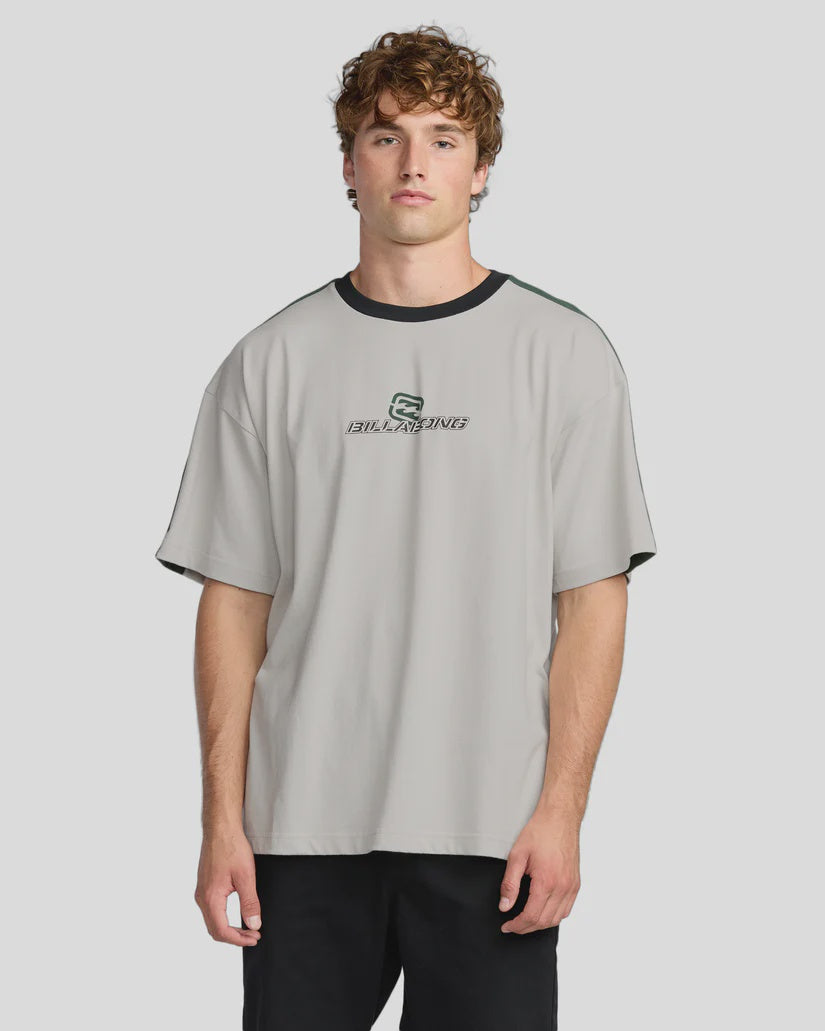 BILLABONG SPEC 73 ICONIC SHORT SLEEVE TEE